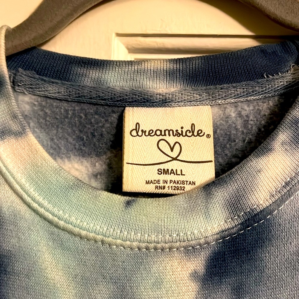 Tie-dye Pullover 🩵 - Picture 3 of 4